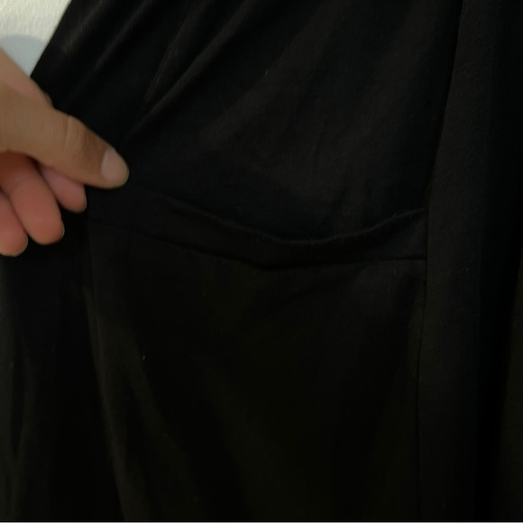 🖤black, mini skirt, with pockets — cozy, flowy, & relaxed fit! - Picture 7 of 11